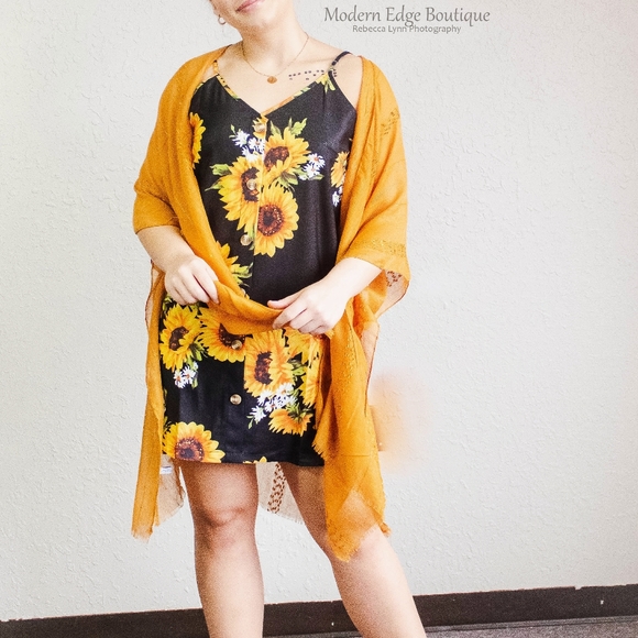 NWT Golden Striped Sequenced Raw Hem Kimono - Picture 2 of 5